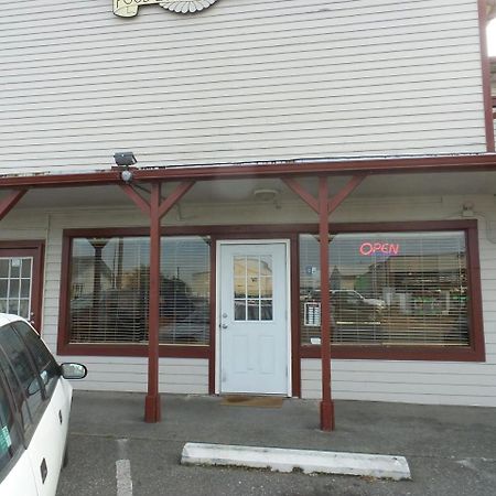 Tyee Restaurant And Motel 쿠프빌 외부 사진