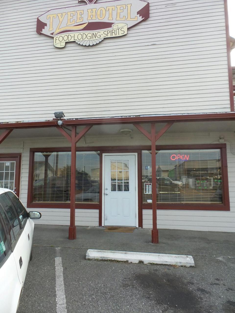Tyee Restaurant And Motel 쿠프빌 외부 사진