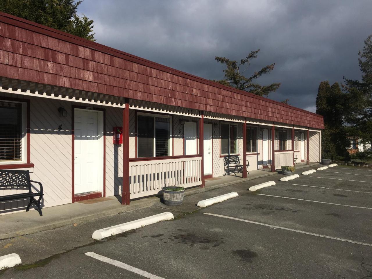 Tyee Restaurant And Motel 쿠프빌 외부 사진